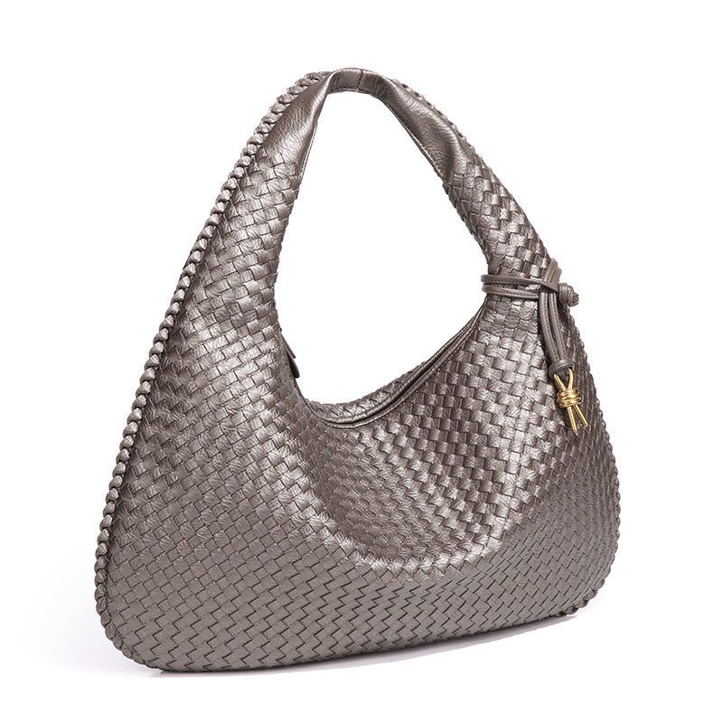 2025New Crescent Moon Women's Bag Fully Handwoven Handheld Dumpling Bag Fashionable Versatile European and American Style Single Shoulder Underarm Bag