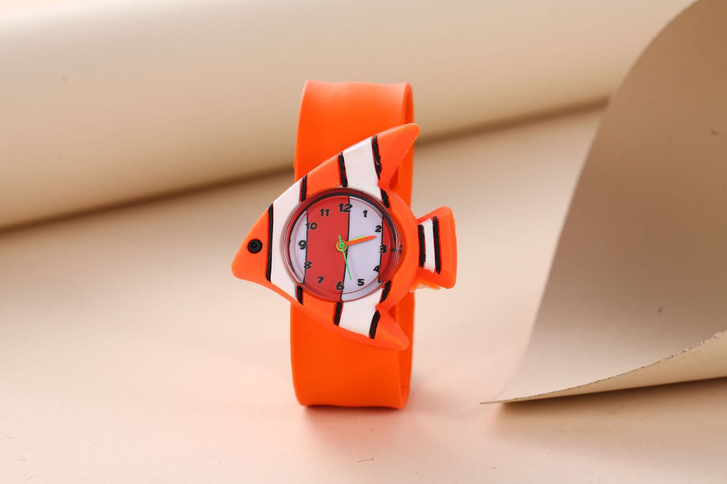 Children's Cute Fashion Snap Watch for Boys and Girls Quartz Watch Childlike Chronograph Large Dial