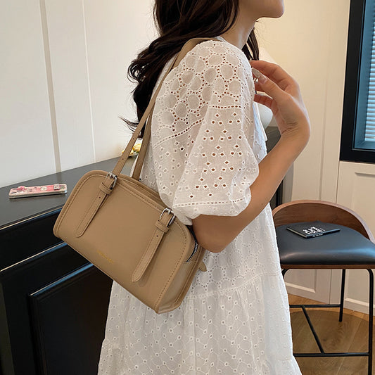 2025Spring New Crossbody Handbag Underarm Fashion Versatile Trendy Internet Celebrity Design High-Quality Texture Girlfriend Bag