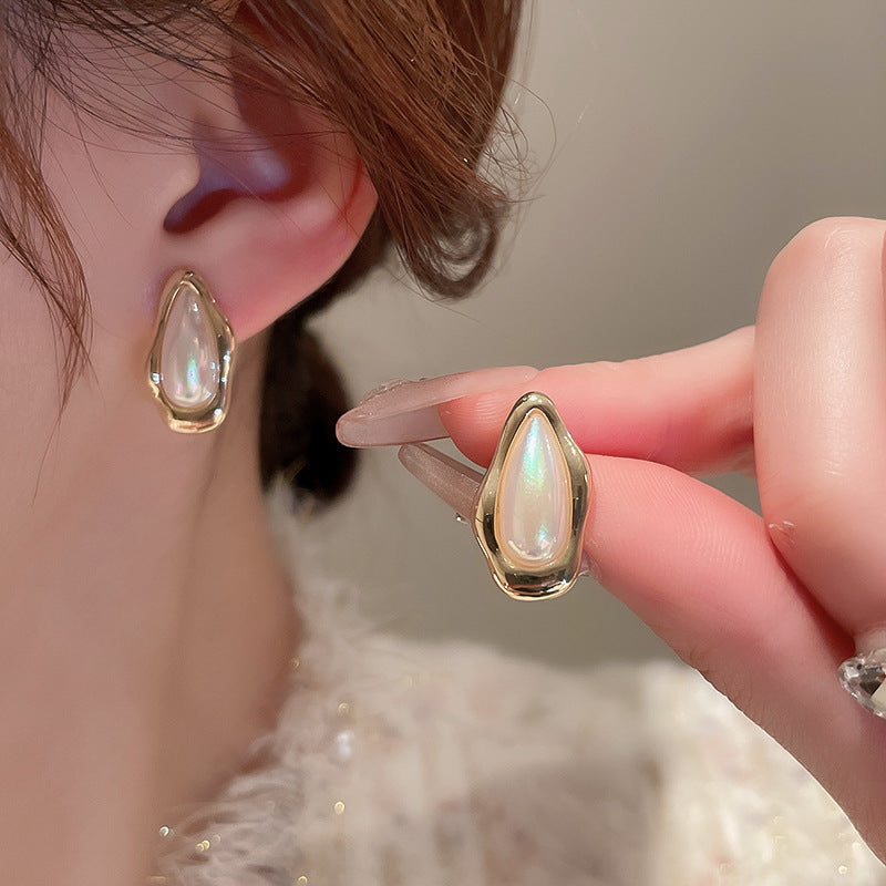 Pearl Earrings with a Sense of Sophistication Real Gold Electroplated Silver Needle French Retro Palace Style Earrings Versatile Ear Jewelry Wholesale