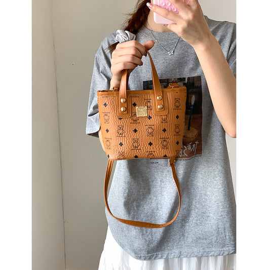 Large Capacity Stylish Versatile Korean Version ins Women's Bag2025New fashionable and high-end one-shoulder tote bag