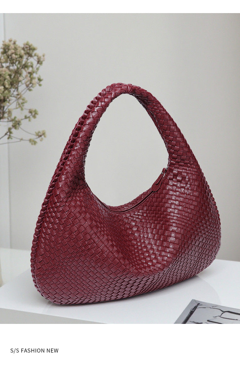 2025New Crescent Moon Women's Bag Fully Handwoven Handheld Dumpling Bag Fashionable Versatile European and American Style Single Shoulder Underarm Bag