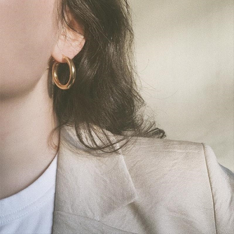 Silver Needle Metal Earrings High-end Simple Stud Earrings Fashion Versatile Light Luxury Unique Niche Earrings Yiwu Wholesale