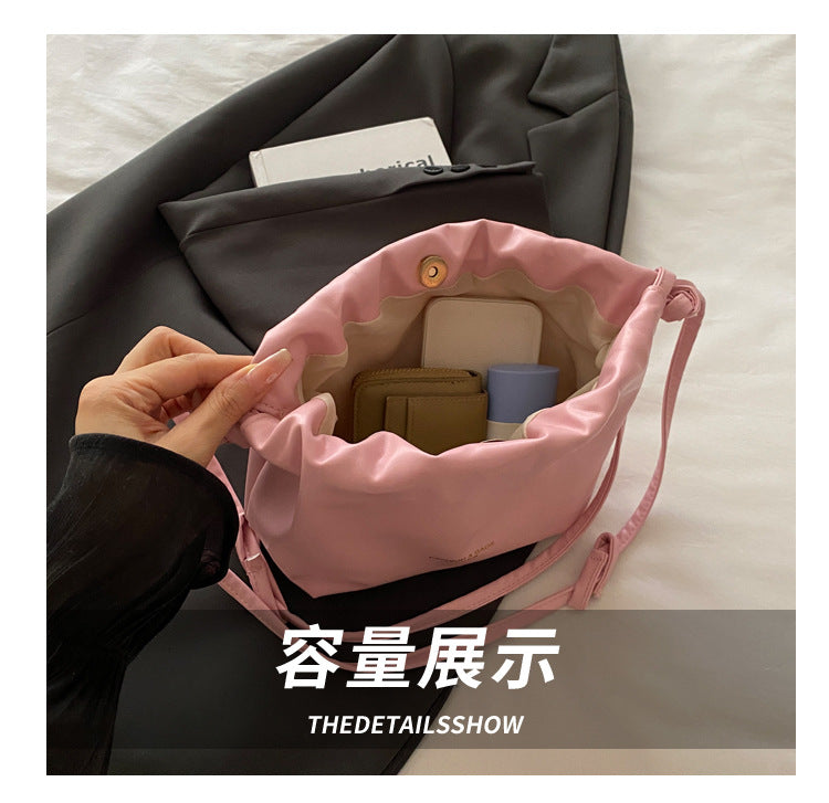 This year's trendy casual fashion elegant women's bag2025New versatile trendy single-shoulder bag with a high-end feel bucket bag