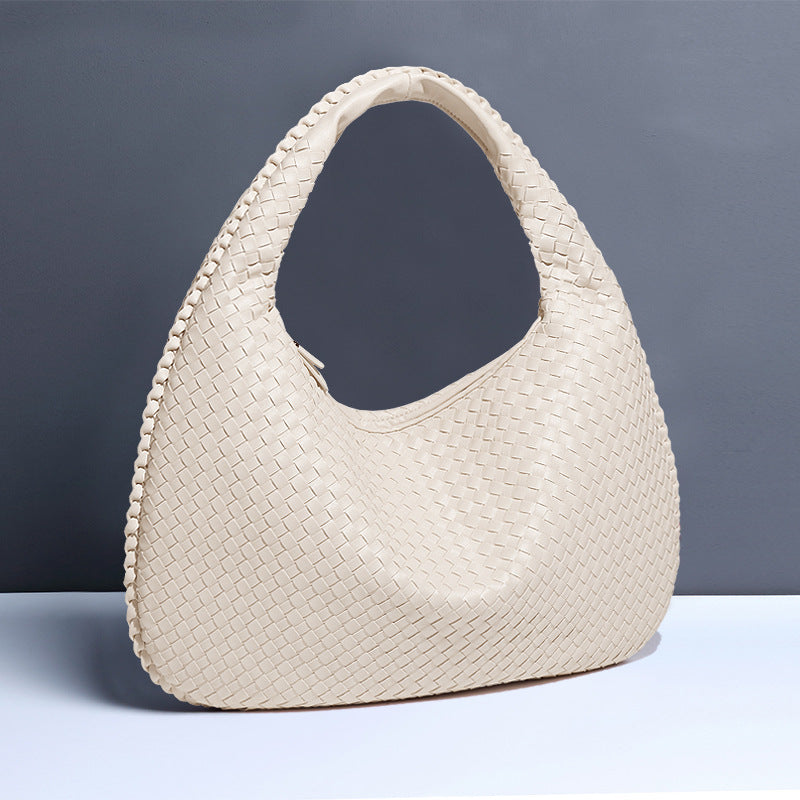 2025New Crescent Moon Women's Bag Fully Handwoven Handheld Dumpling Bag Fashionable Versatile European and American Style Single Shoulder Underarm Bag