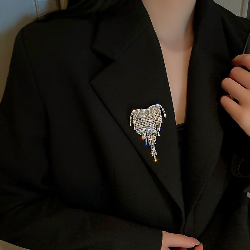 Inlaid Diamond Pearl Digital Flower Brooch French Light Luxury Elegant Pin Fashion Niche High-end Suit Accessory for Women