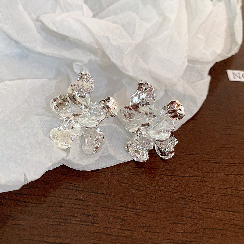 Silver Needle Metal Earrings High-end Simple Stud Earrings Fashion Versatile Light Luxury Unique Niche Earrings Yiwu Wholesale