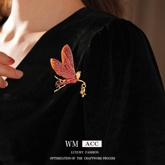 Medieval vintage Enamel Brooch with Inlaid Diamonds and Oil Drop Wings Fairy Pin Brooch High-end Fashion Accessory for Women