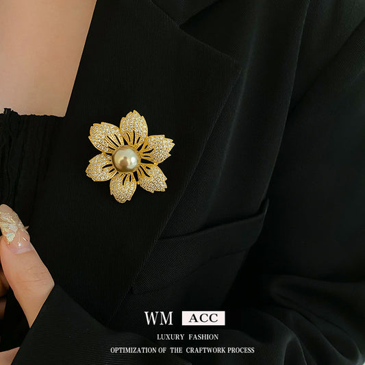 Real Gold Plated Zircon Flower Pearl Brooch Fashionable Elegant Pin Light Luxury High-end Accessories Factory Wholesale