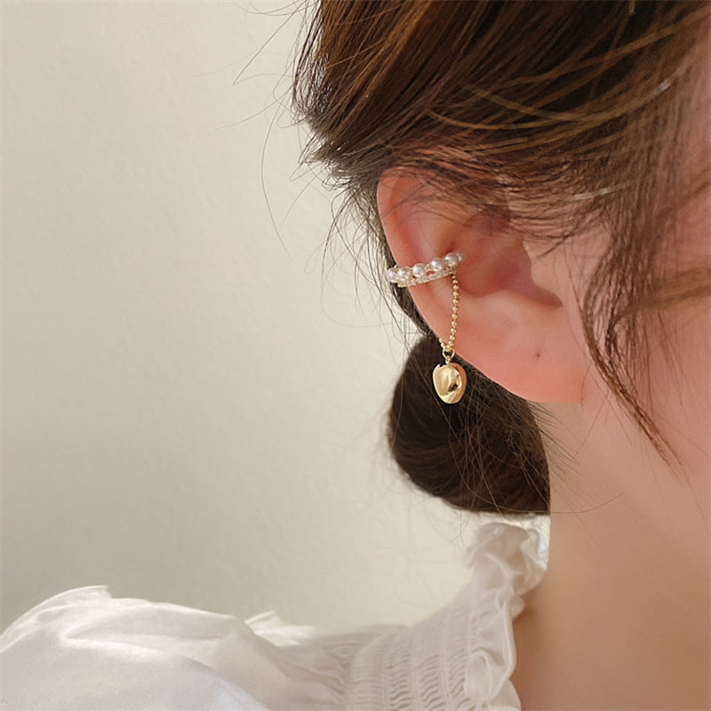 Diamond-encrusted Pearl Heart Tassel Ear Clip Artistic Retro French Ear Cuff Fashionable and Elegant Light Luxury Earrings Wholesale