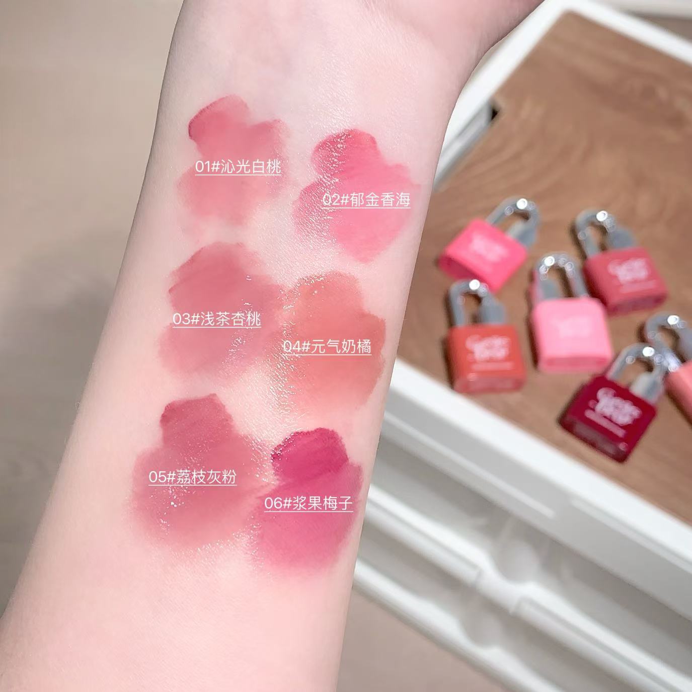 Gege bear Lock Heart Sweet Color Water Glossy Lip Glaze Moisturizing Mirror Color Pseudo-No-Makeup Cute Girl Affordable Lip Gloss