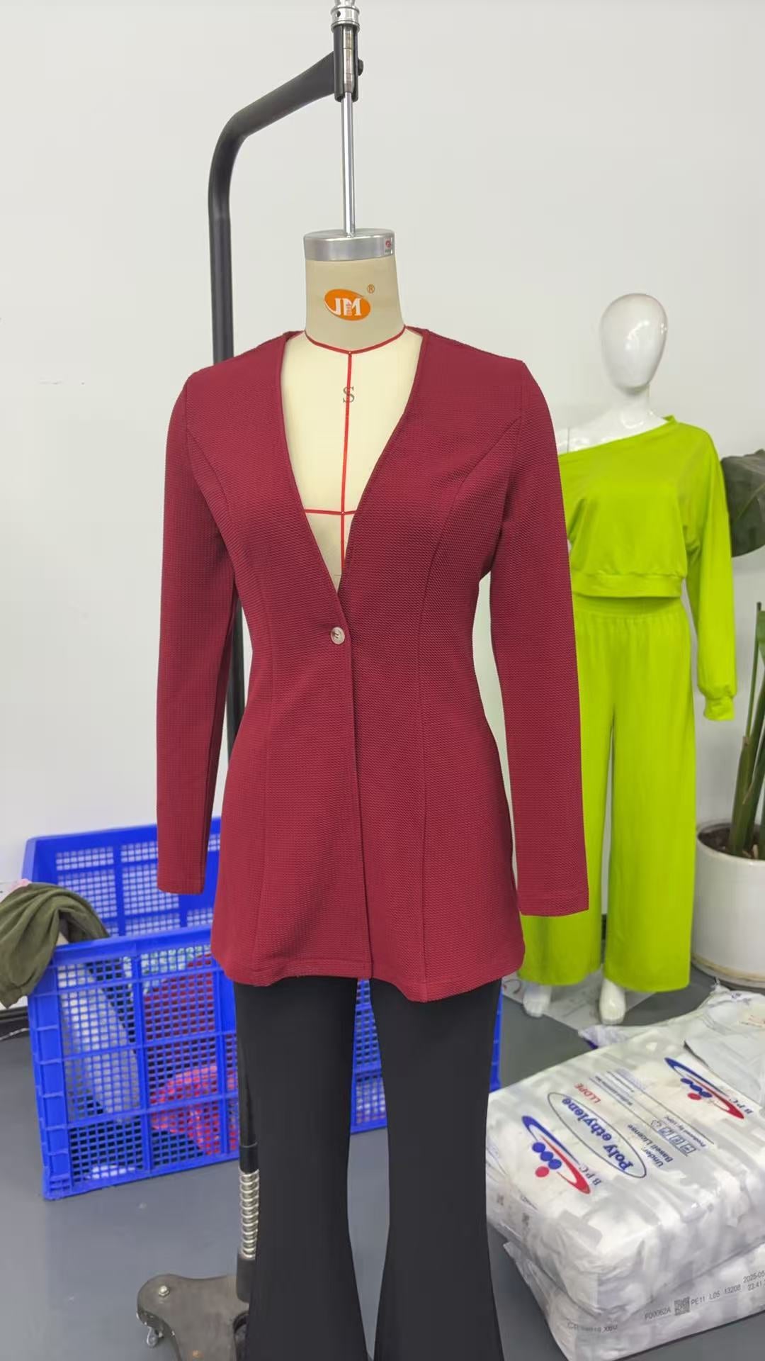 2025New Korean Fashion Style from Amazon Europe and America V Single Button Solid Color Long Sleeve Blazer