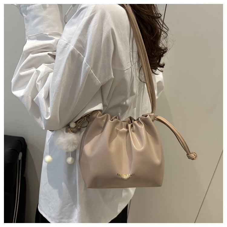 This year's trendy casual fashion elegant women's bag2025New versatile trendy single-shoulder bag with a high-end feel bucket bag