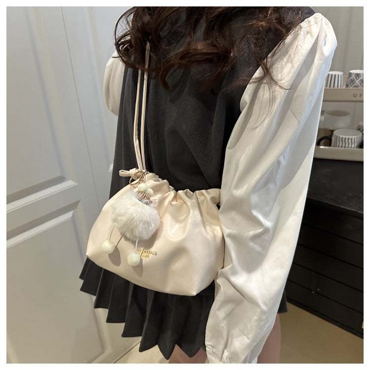 This year's trendy casual fashion elegant women's bag2025New versatile trendy single-shoulder bag with a high-end feel bucket bag