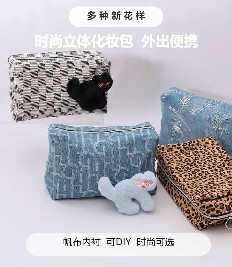 2025New Women's Travel Denim Makeup Bag Large Capacity Portable Outing Cosmetic Organizer Custom Design
