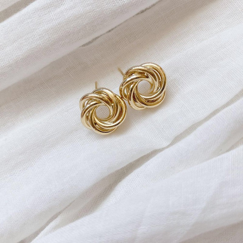 Silver Needle Metal Earrings High-end Simple Stud Earrings Fashion Versatile Light Luxury Unique Niche Earrings Yiwu Wholesale