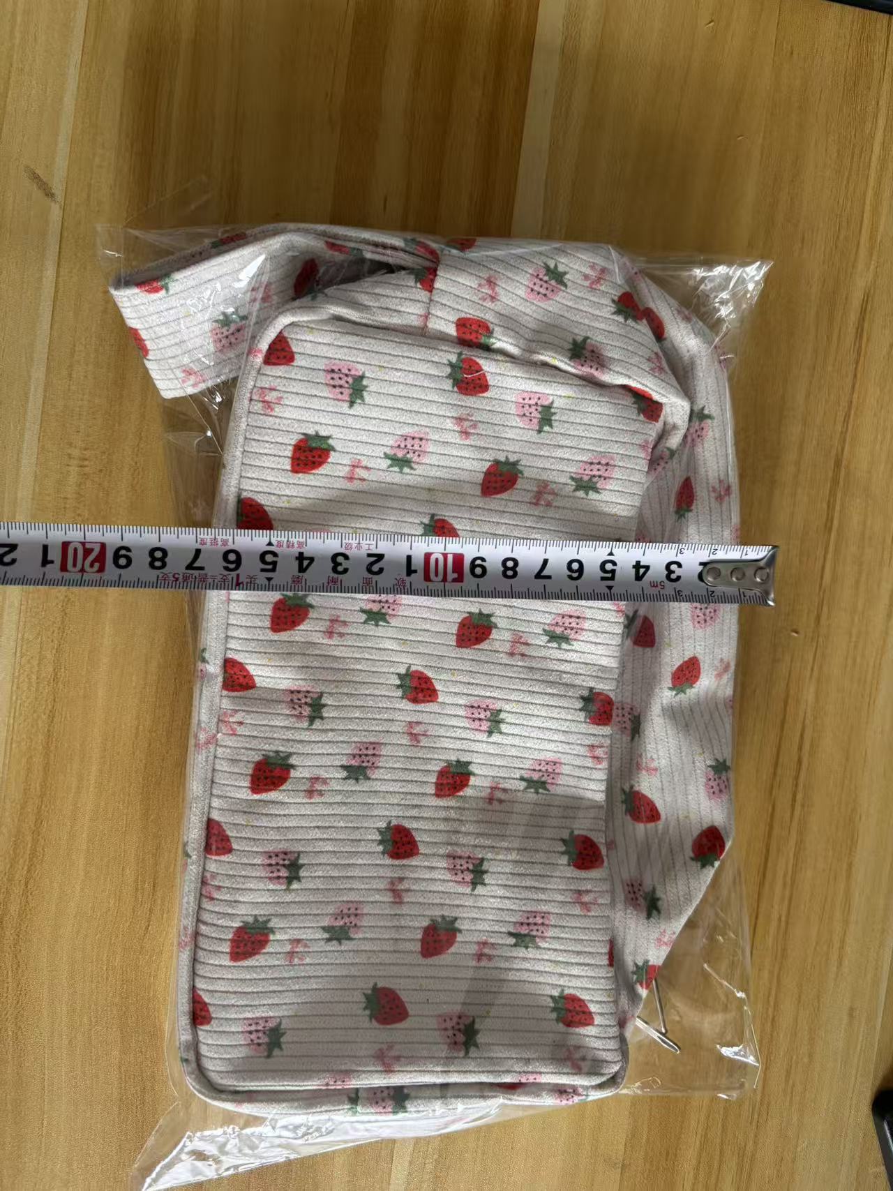 Cross-Border New Product Pencil Case Large Capacity Zipper Pencil Bag Compartment Soft Pencil Bag Boys and Girls Butterfly Flower http://detail.1688.com/offer/960755400517.html