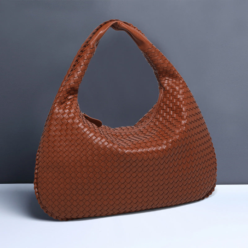 2025New Crescent Moon Women's Bag Fully Handwoven Handheld Dumpling Bag Fashionable Versatile European and American Style Single Shoulder Underarm Bag