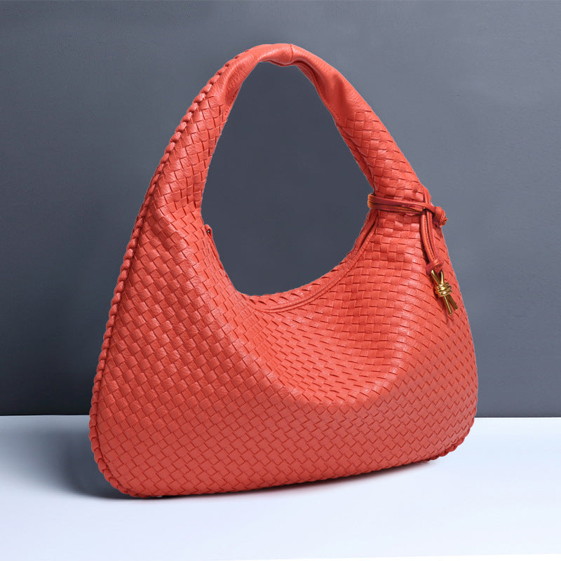 2025New Crescent Moon Women's Bag Fully Handwoven Handheld Dumpling Bag Fashionable Versatile European and American Style Single Shoulder Underarm Bag