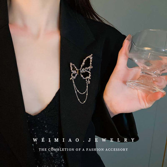 Inlaid Diamond Pearl Digital Flower Brooch French Light Luxury Elegant Pin Fashion Niche High-end Suit Accessory for Women