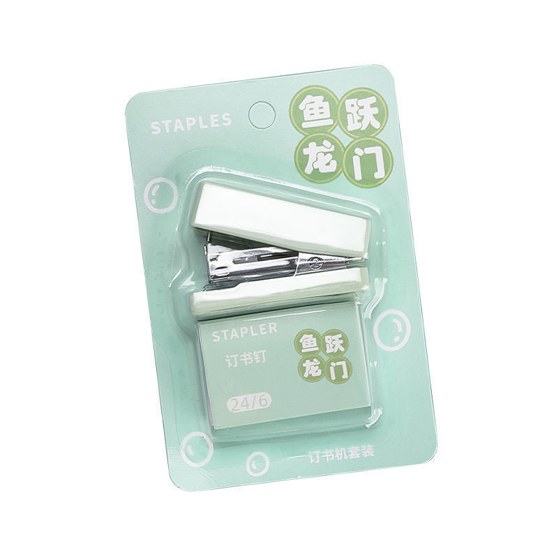 Gradient Macaron Color Stapler Mini Small Effort-Saving Stapler for Students and Office Portable Binding Supplies http://detail.1688.com/offer/962390364284.html