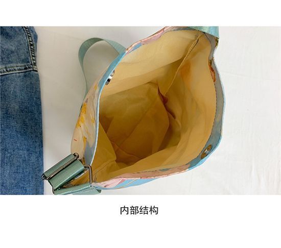 New2025Floral Oil Painting Niche Large Capacity Versatile Commuter Bucket High-end Bag Women's Shoulder Bag Hot Item