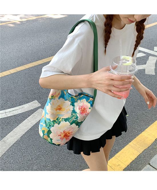 New2025Floral Oil Painting Niche Large Capacity Versatile Commuter Bucket High-end Bag Women's Shoulder Bag Hot Item
