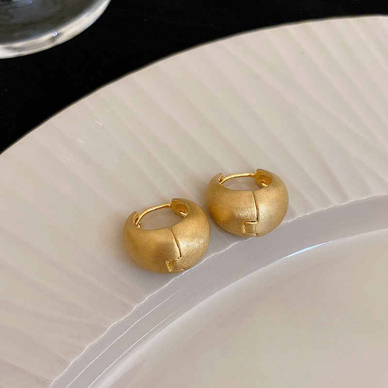 Silver Needle Metal Earrings High-end Simple Stud Earrings Fashion Versatile Light Luxury Unique Niche Earrings Yiwu Wholesale