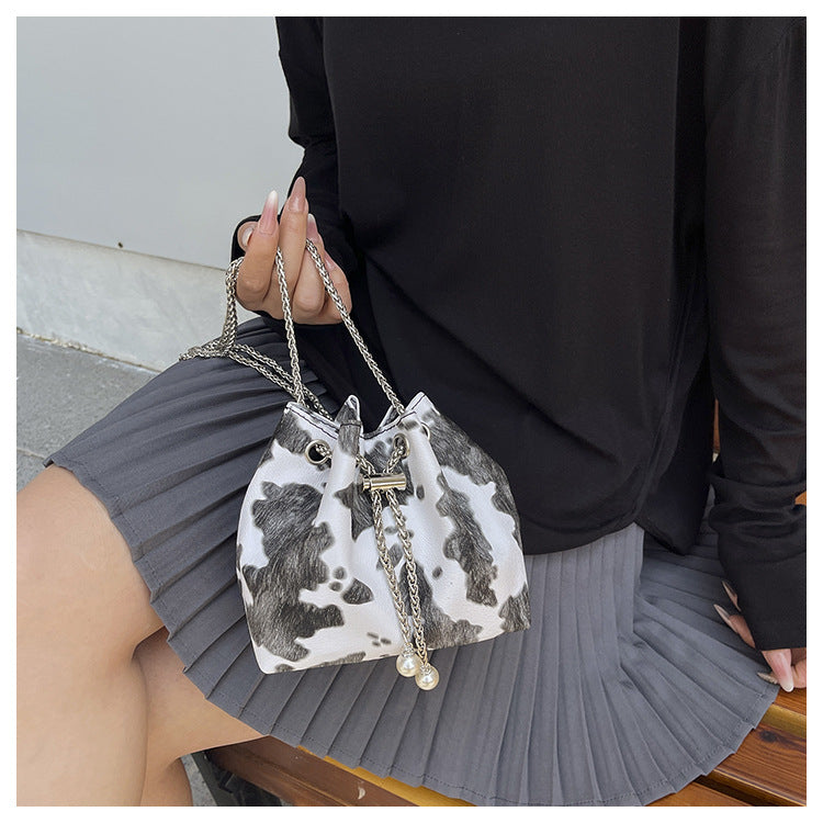 Personalized Chain Large Capacity Stylish Fashion Leopard Print Drawstring Winter2024New Zebra Pattern Shoulder Bucket Bag