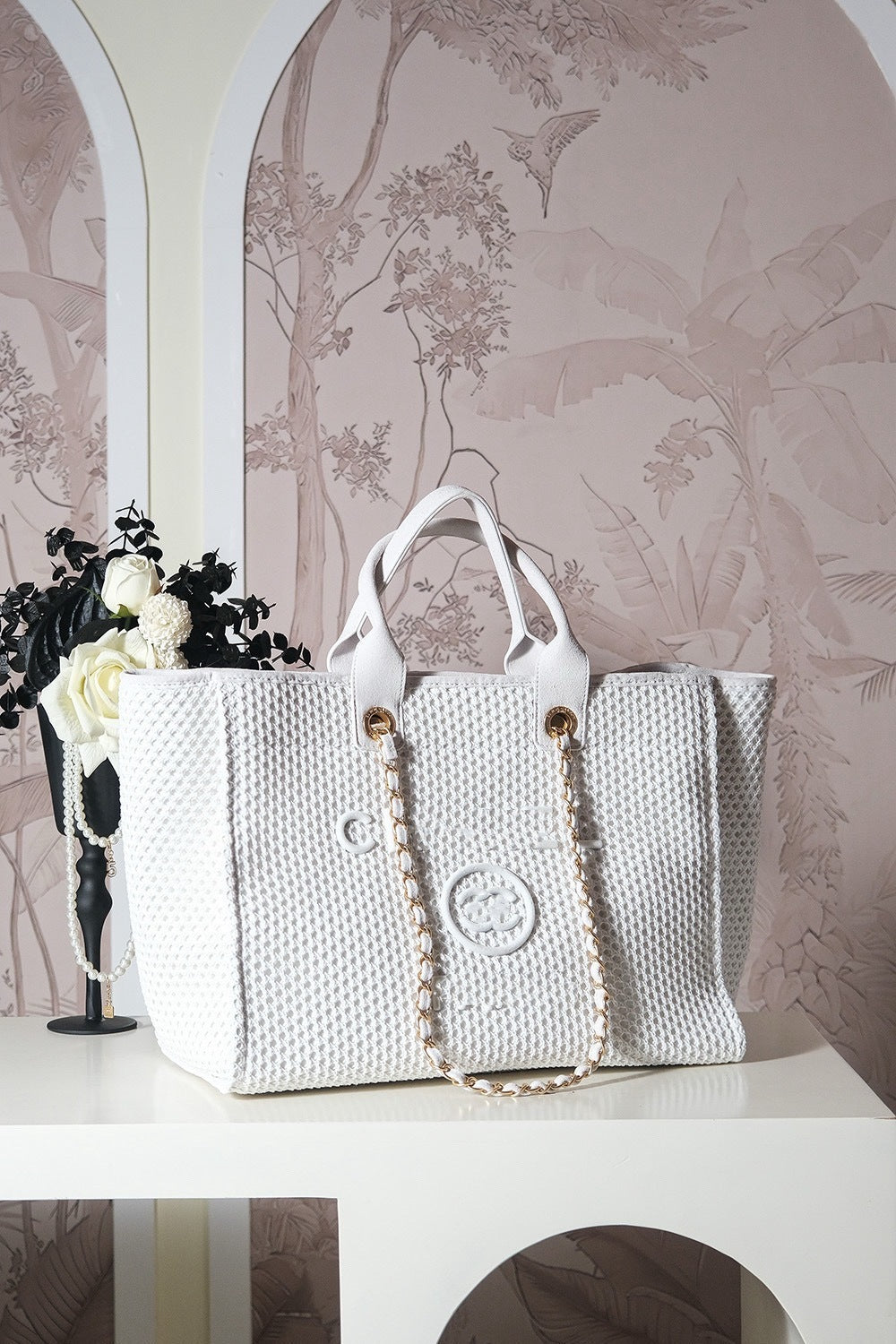 Chanel Style Handbag and Crossbody Bag2025Summer New Raffia Woven Beach Bag Fashionable High-end Shoulder Bag