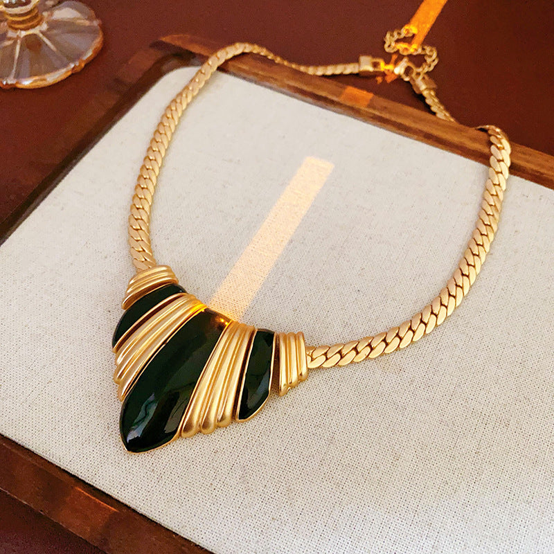 Medieval vintage Necklace French Retro Oil Drop Geometric Metal Necklace Light Luxury High-end Sense Women's Wholesale