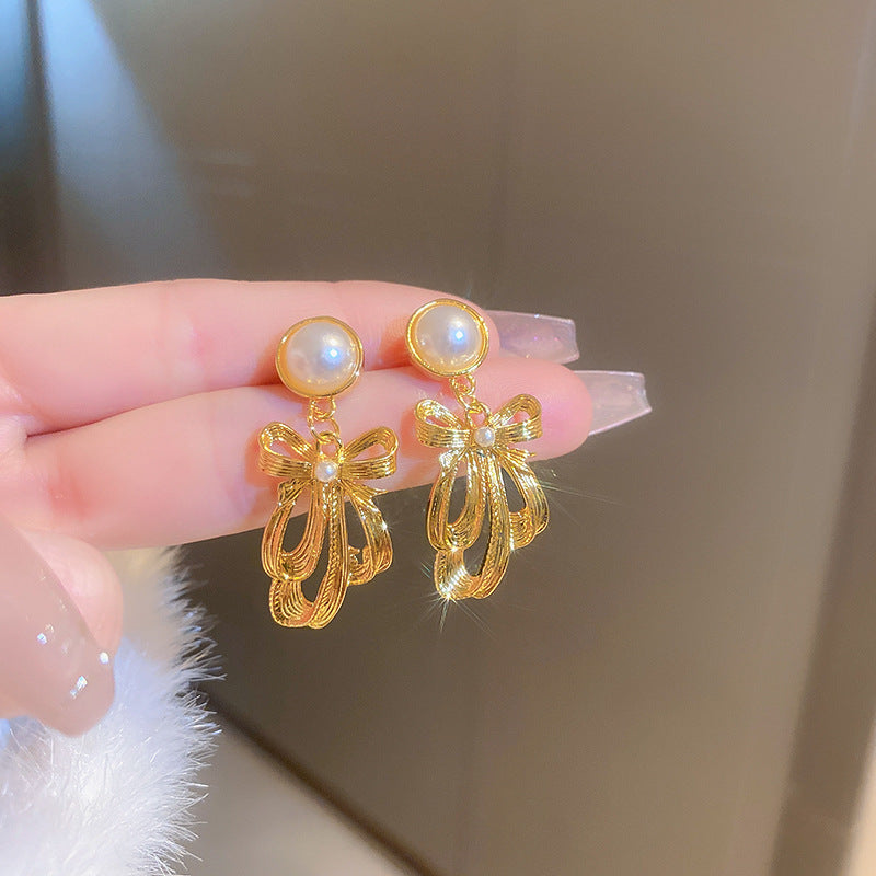 Pearl Earrings with a Sense of Sophistication Real Gold Electroplated Silver Needle French Retro Palace Style Earrings Versatile Ear Jewelry Wholesale