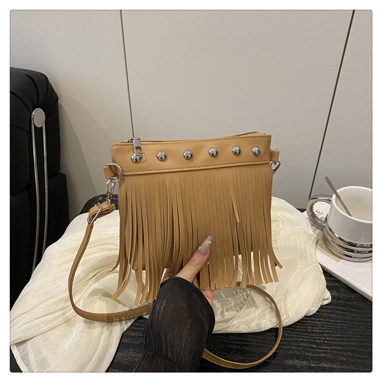 French retro tassel commuter bucket bag for women2025Summer new cross-border style soft shoulder crossbody tassel bag
