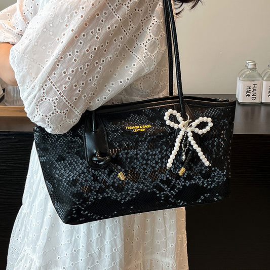 High-end stylish large-capacity women's bag2025New Spring and Summer Niche Single Shoulder Underarm Bag for Work and Commuting