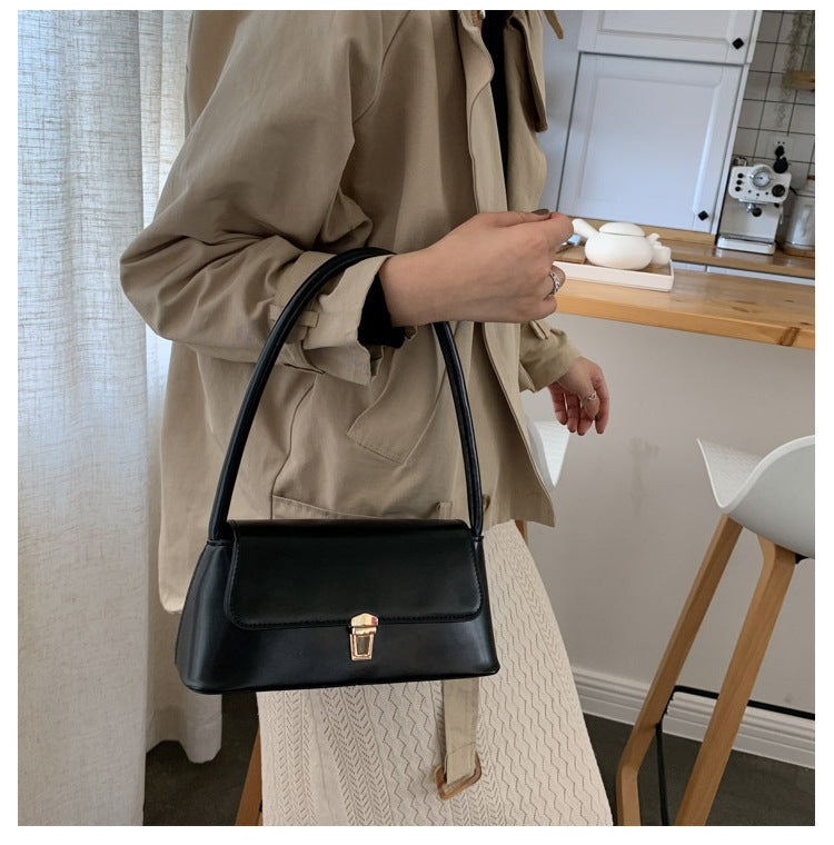 Textured French Style Women's New Fashion Retro2025Large Capacity Casual Solid Color Lock Buckle Handheld Baguette Underarm Bag for Women