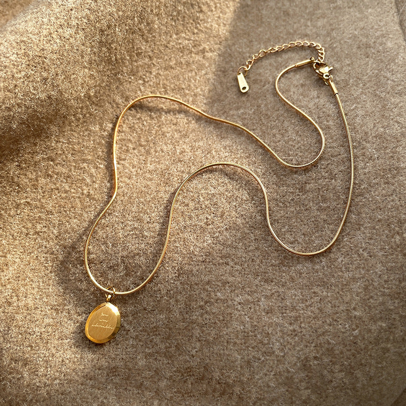 18K Real Gold Plated Moon Heart Pendant Necklace Simple Versatile Elegant Collarbone Chain Light Luxury High-End Necklace