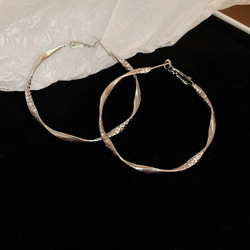 Silver Needle Irregular Round Earrings Simple Minimalist Style Fashion European and American Stud Earrings Elegant Light Luxury High-end Feel Earrings for Women