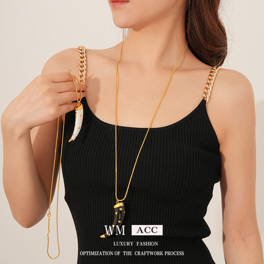 Medieval vintage Oil Drip Ox Horn Pendant Necklace Fashion Versatile Collarbone Chain Unique Design Sense Accessory
