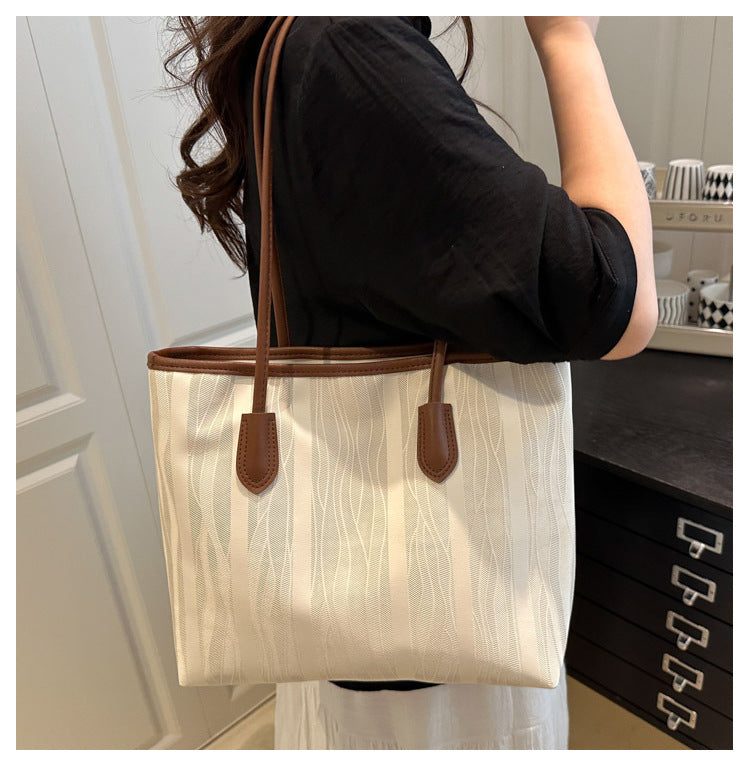 Casual Patchwork Fashion Large Capacity Pendant2025Spring New Fashion Commuting Texture Casual Shoulder Tote Bag for Women