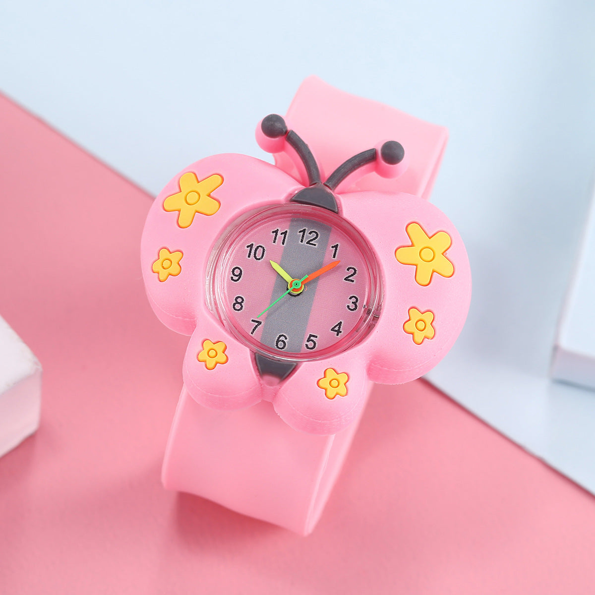 Children's Cute Fashion Snap Watch for Boys and Girls Quartz Watch Childlike Chronograph Large Dial