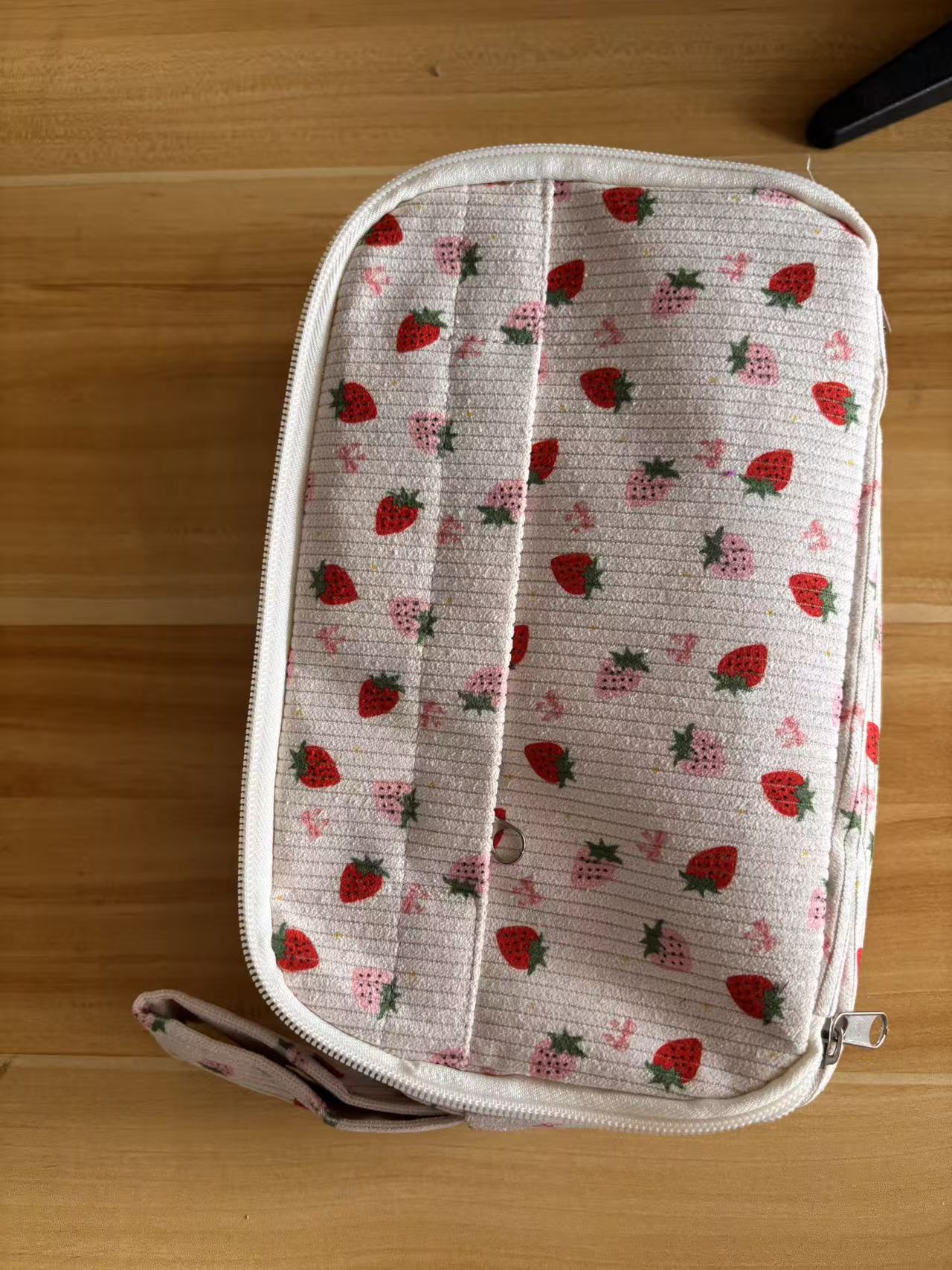 Cross-Border New Product Pencil Case Large Capacity Zipper Pencil Bag Compartment Soft Pencil Bag Boys and Girls Butterfly Flower http://detail.1688.com/offer/960755400517.html