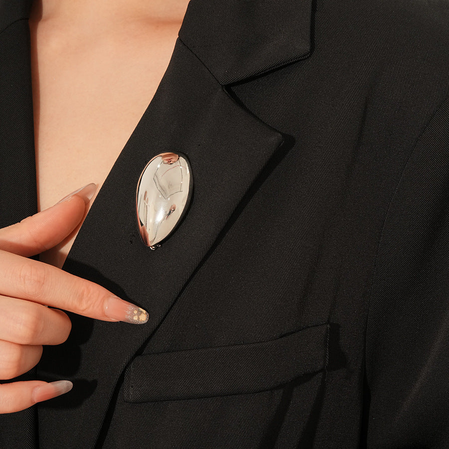 European and American Long Strip Water Drop Shaped Glossy Metal Brooch Cross-Border Exaggerated Simple Fashion Pin High-End Light Luxury Brooch