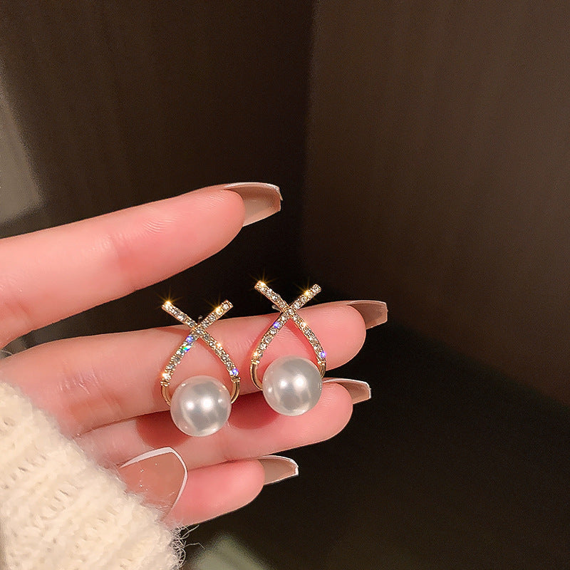 Medieval vintage Silver Needle Stud Earrings Elegant Light Luxury Palace Style Pearl Earrings Versatile High-end Vintage Earrings