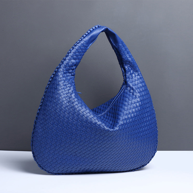 2025New Crescent Moon Women's Bag Fully Handwoven Handheld Dumpling Bag Fashionable Versatile European and American Style Single Shoulder Underarm Bag