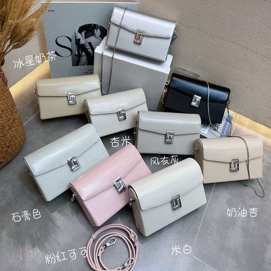 Vintage High-End Genuine Leather Women's Bag Exquisite Small Capacity Clutch Metal Chain Shoulder Crossbody Bag Fashionable Versatile