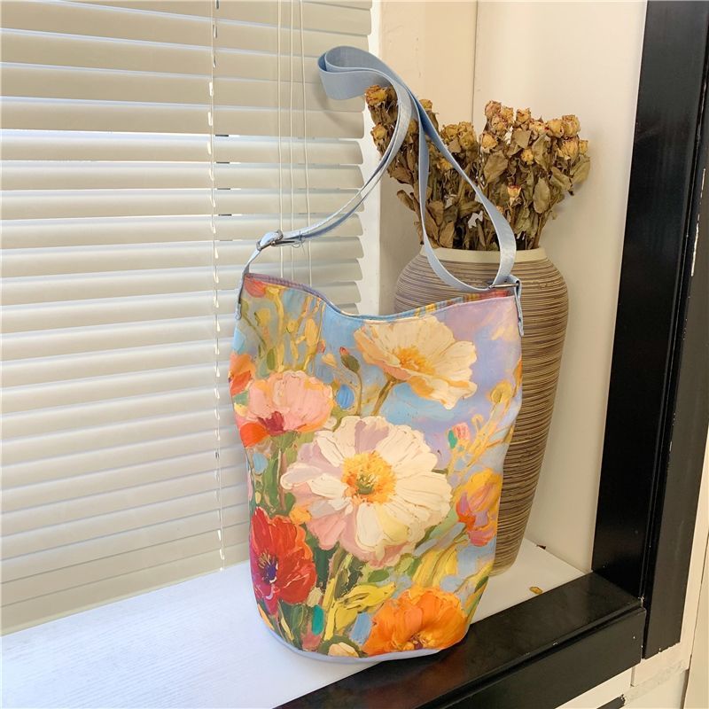 New2025Floral Oil Painting Niche Large Capacity Versatile Commuter Bucket High-end Bag Women's Shoulder Bag Hot Item