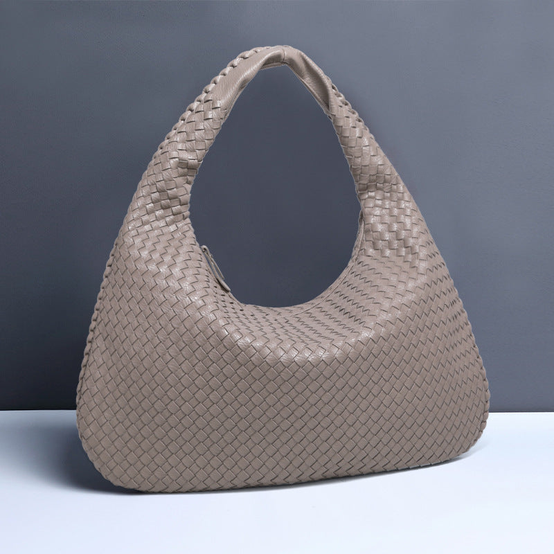 2025New Crescent Moon Women's Bag Fully Handwoven Handheld Dumpling Bag Fashionable Versatile European and American Style Single Shoulder Underarm Bag