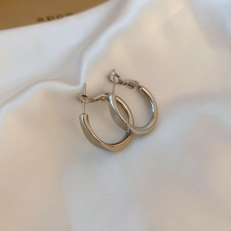 Silver Needle Irregular Round Earrings Simple Minimalist Style Fashion European and American Stud Earrings Elegant Light Luxury High-end Feel Earrings for Women