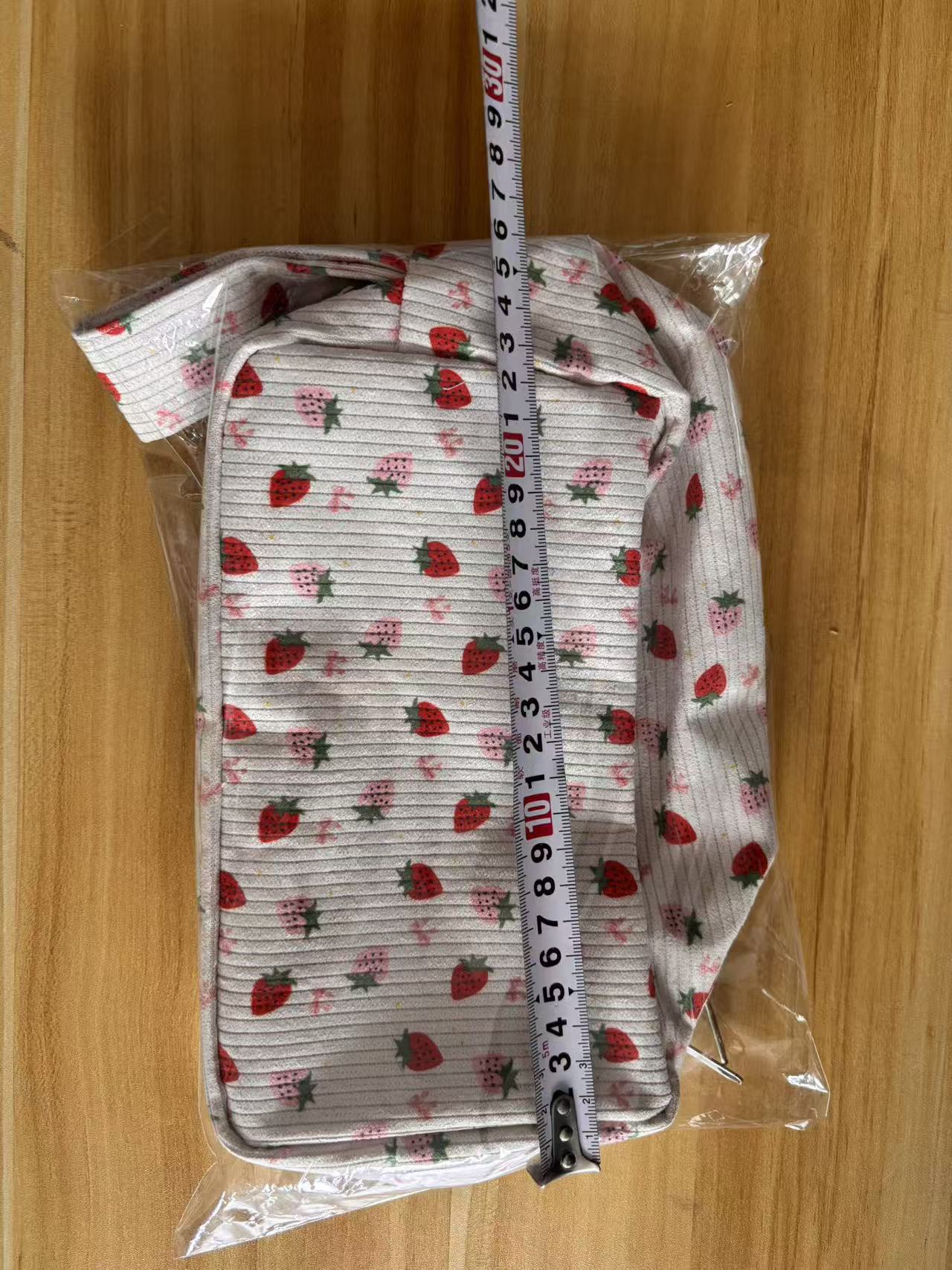 Cross-Border New Product Pencil Case Large Capacity Zipper Pencil Bag Compartment Soft Pencil Bag Boys and Girls Butterfly Flower http://detail.1688.com/offer/960755400517.html