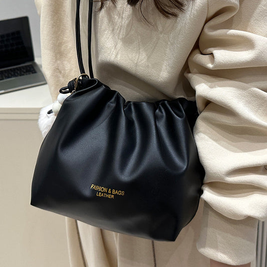 This year's trendy casual fashion elegant women's bag2025New versatile trendy single-shoulder bag with a high-end feel bucket bag